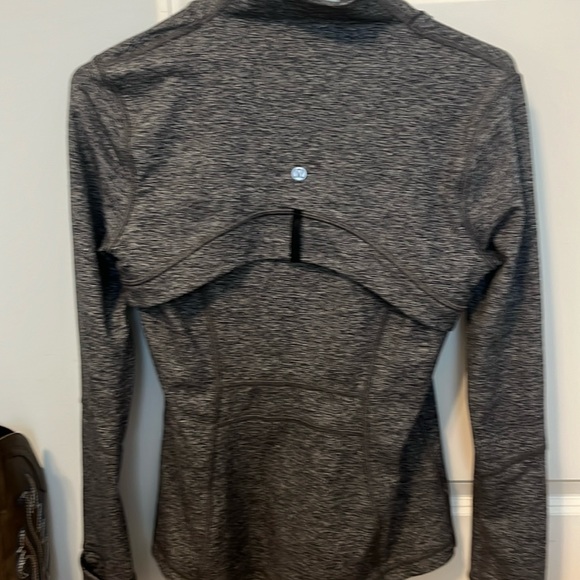 LULULEMON define jacket// Size 8 medium - Picture 2 of 2